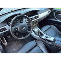Installation sur BMW E90-E93 avec conduite à gauche