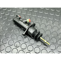 Hydraulic handbrake master cylinder detail