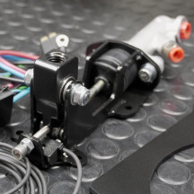 Dettaglio della base e del corpo del freno a mano ReverseLab